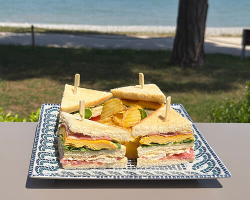 Clubhouse sandwich 432 al Punta Grò Bistrot, Sirmione